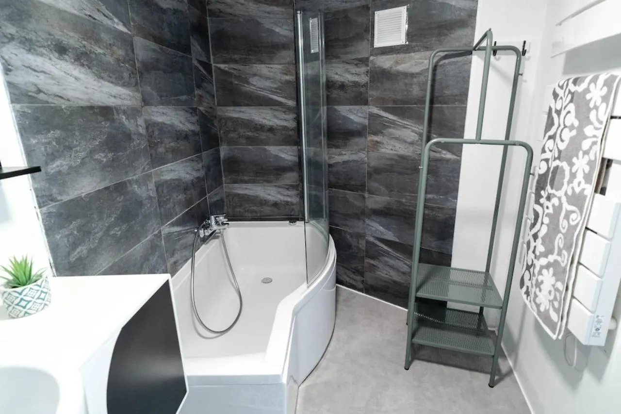 Le Miami - Chaleureux 4 Pers- Oullins Centre- Lyon Apartment France