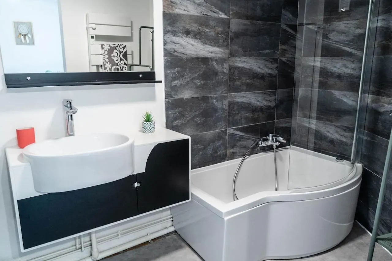 Le Miami - Chaleureux 4 Pers- Oullins Centre- Lyon Apartment